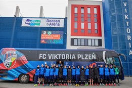 Jako Bayern Mnichov. Fotbalisty Viktorie Plzeň bude vozit autobus z limitované série