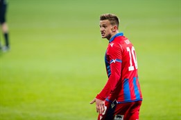 Další rána pro Viktorii Plzeň. Reprezentační záložník je po operaci vazů v koleni